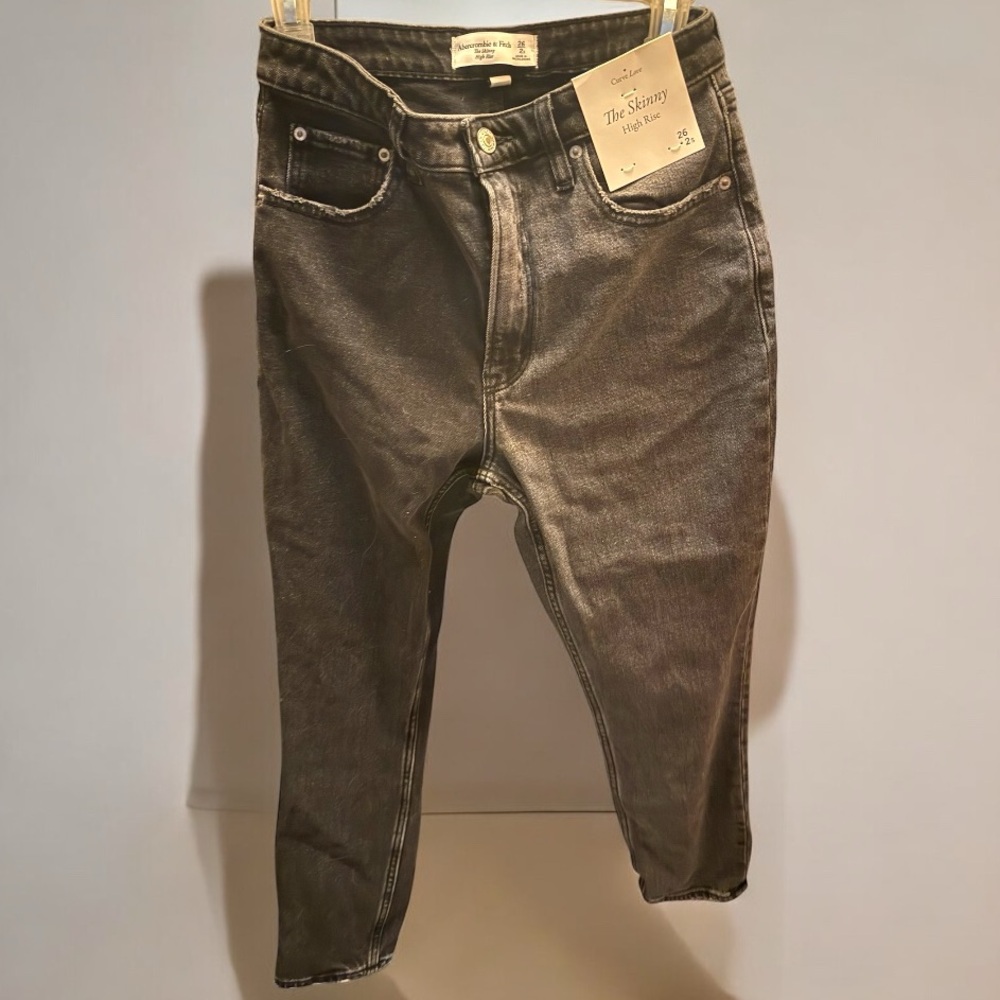 Black skinny high rise jeans. Never worn